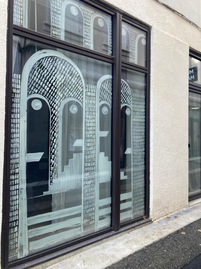 Serene Sixteen - Valence Centre Ville Bagian luar foto